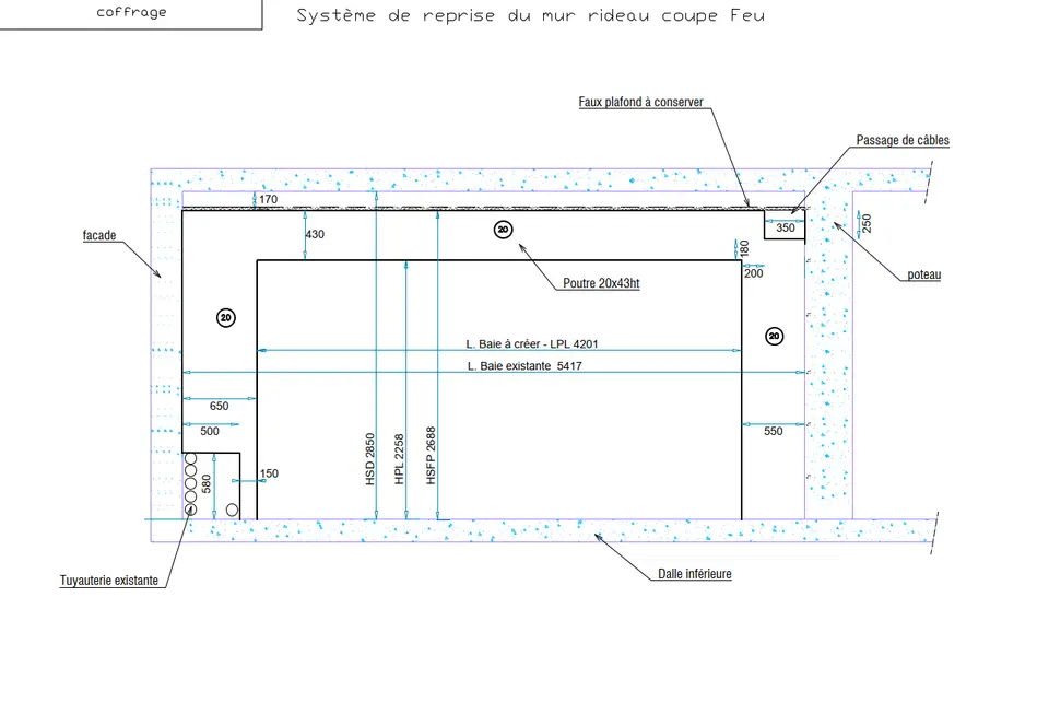 Plan de coffrage du système de reprise du rideau coupe-feu : portique inséré dans la baie existante, faux plafond et réseaux conservés.
